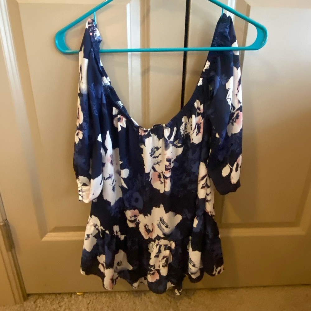 OFF THE SHOULDER BLOUSE